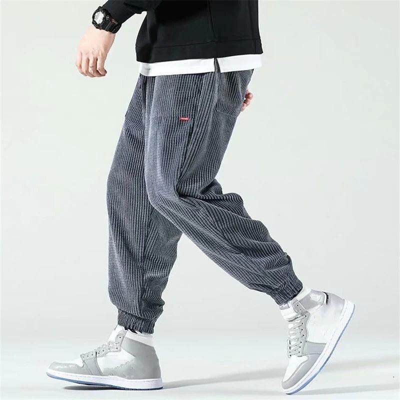 Pantalon en velours côtelé doux et tendance en vert pin