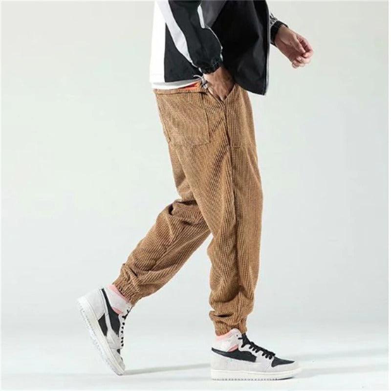 Pantalon en velours côtelé doux et tendance en vert pin